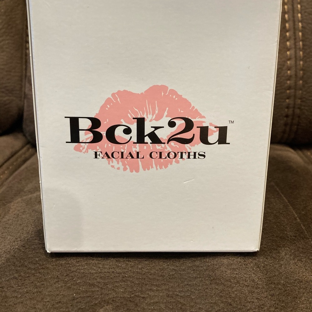 Bck2u 25 microfiber facial cloths, New, unopened